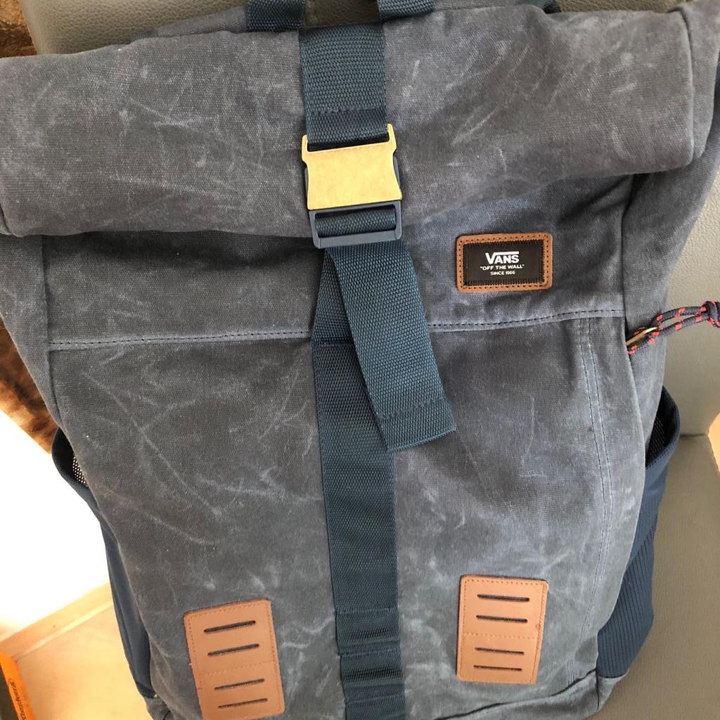 Vans plot roll outlet top backpack