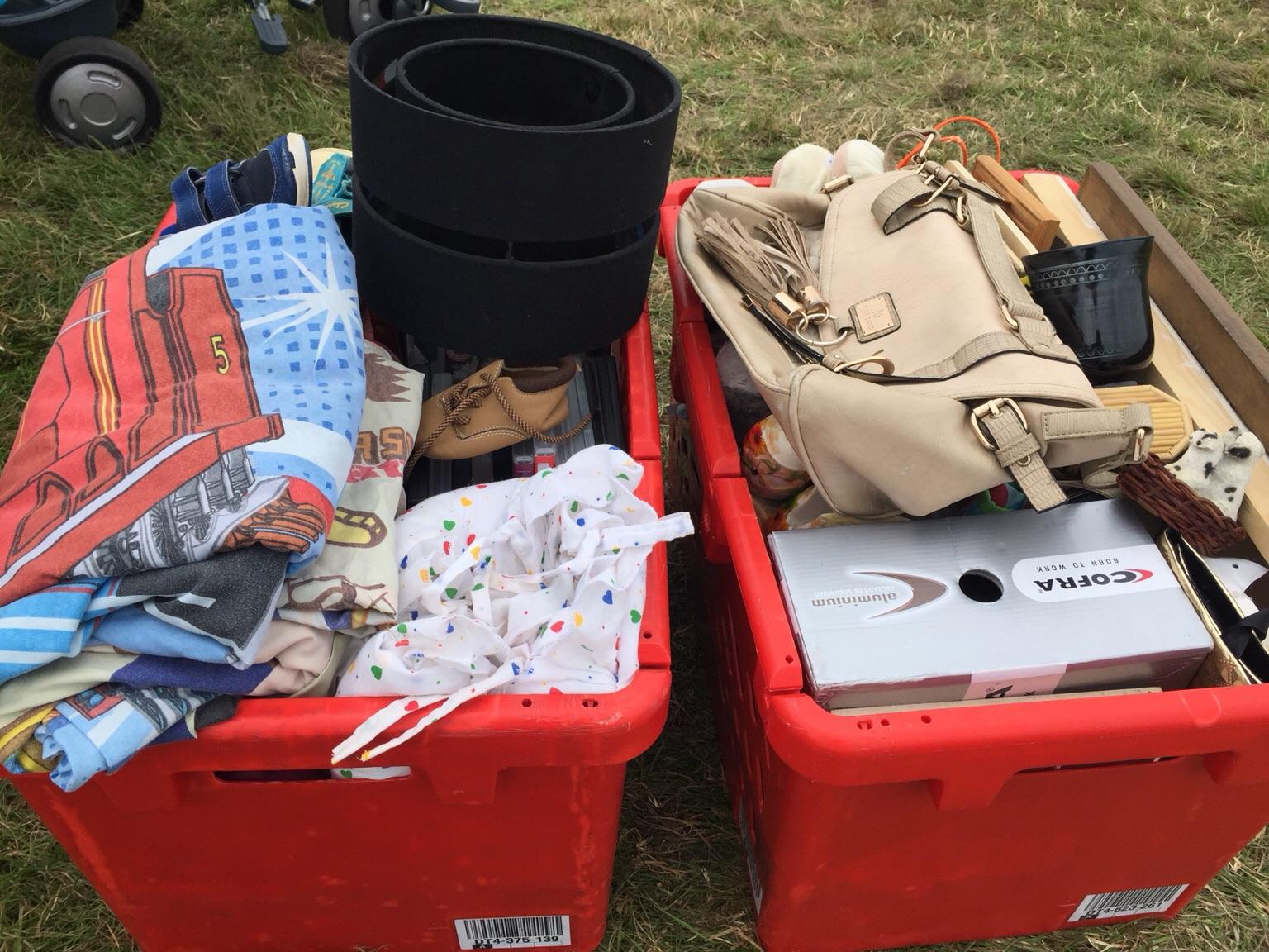 Two big crates worth of car boot items in SO31 Eastleigh für 5,00 £ zum ...