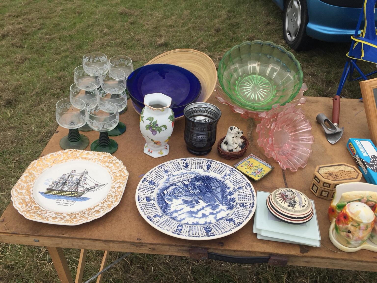 Two big crates worth of car boot items in SO31 Eastleigh für 5,00 £ zum ...