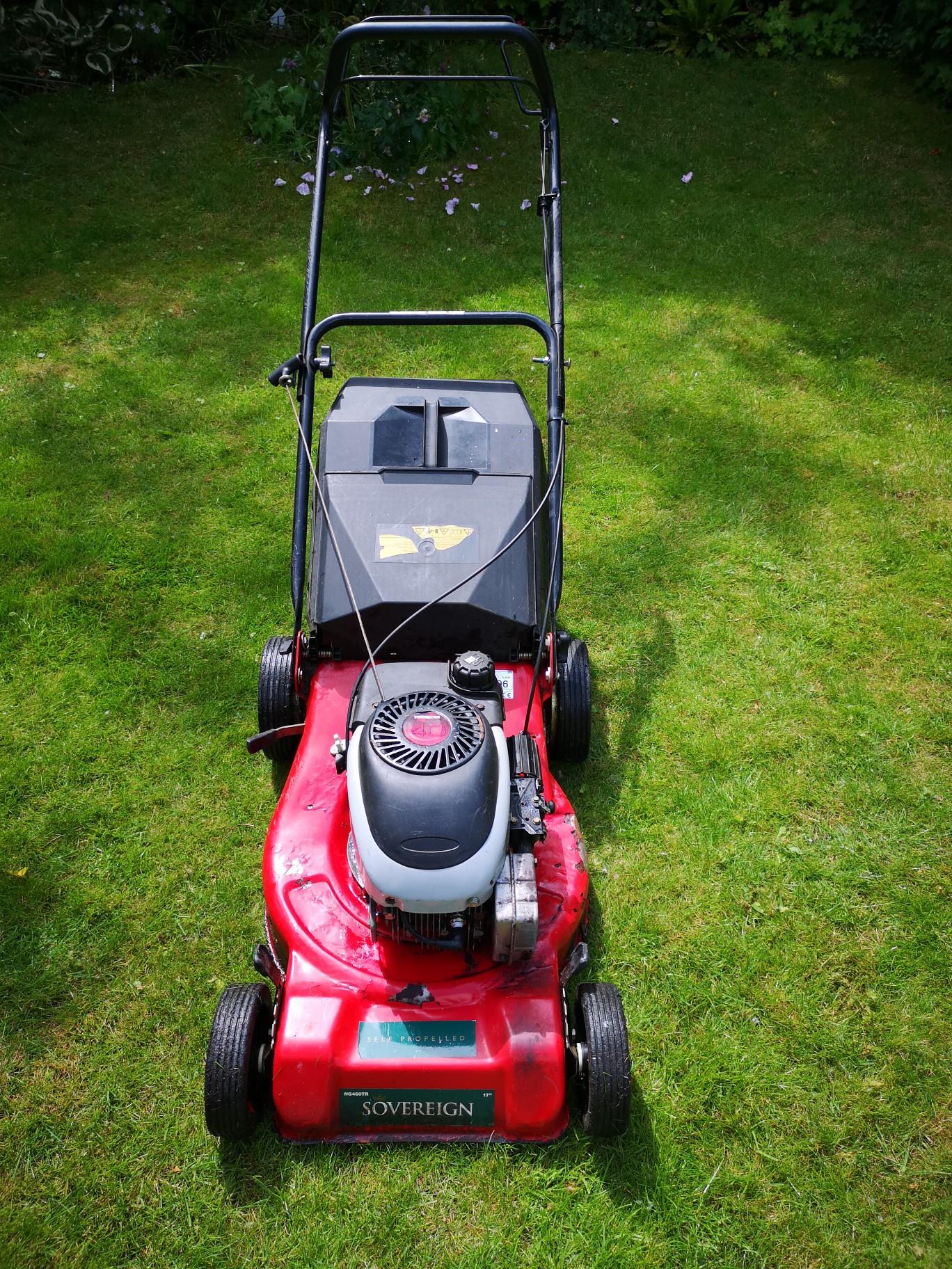 Sovereign self propelled online petrol lawnmower