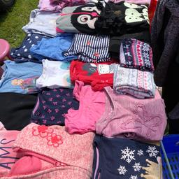Selling over 27 pieces of girls clothing
Size 4-5 years