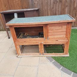 Rabbit hutch. Used. Still have alot of use to it. £15 ovno collection only.