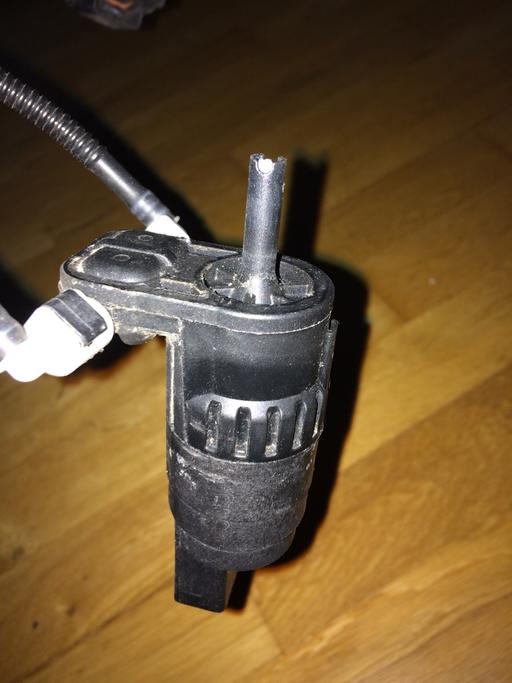 Vehicles North London Southgate - North London - Photos for Mk6 golf washer bottle pump