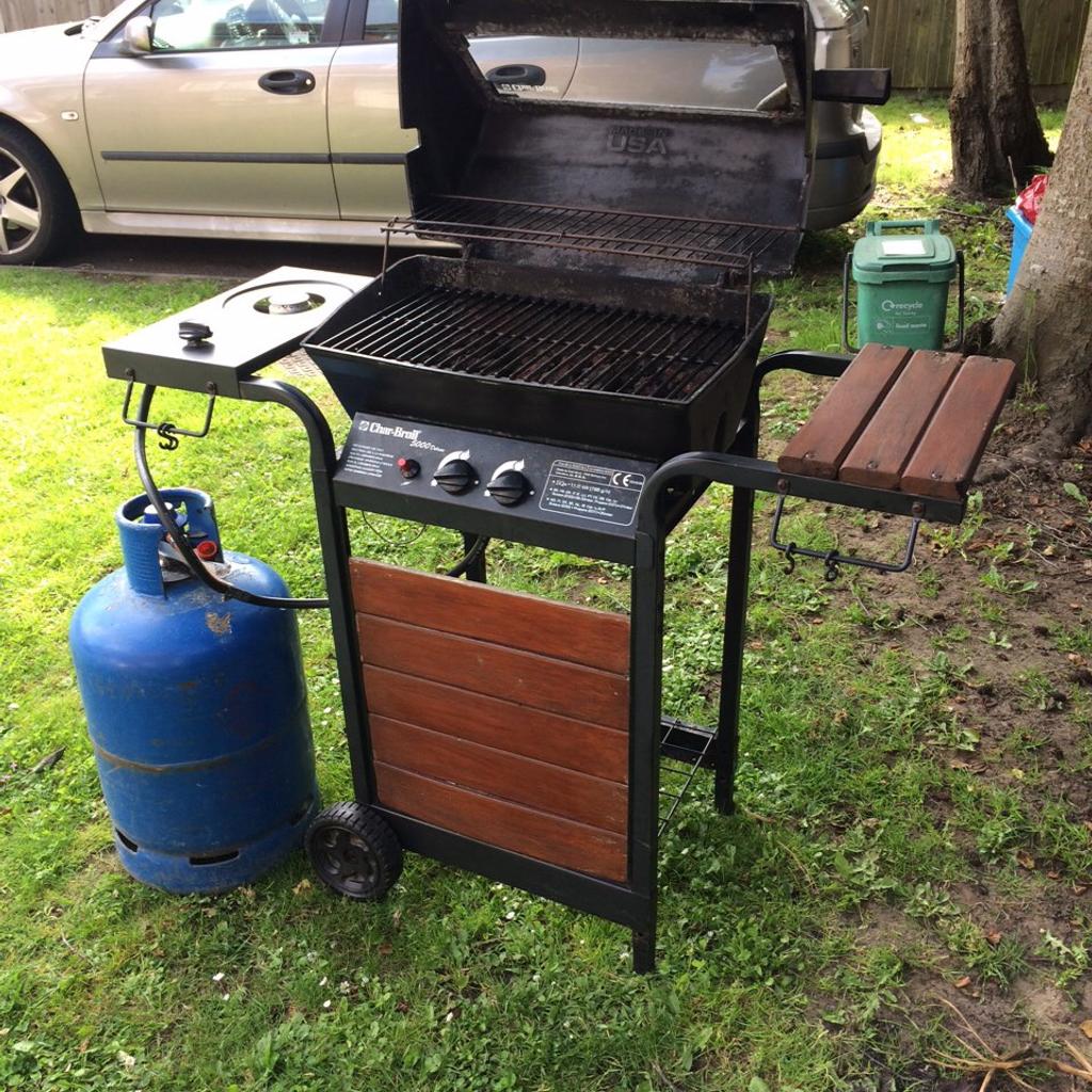 Char broil 5000 bbq with empty gas bottle in TW20 Runnymede for