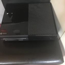 Xbox 1 for sale comes with all wires and controller back missing but that don’t affect nothing comes with one game Fifa 18