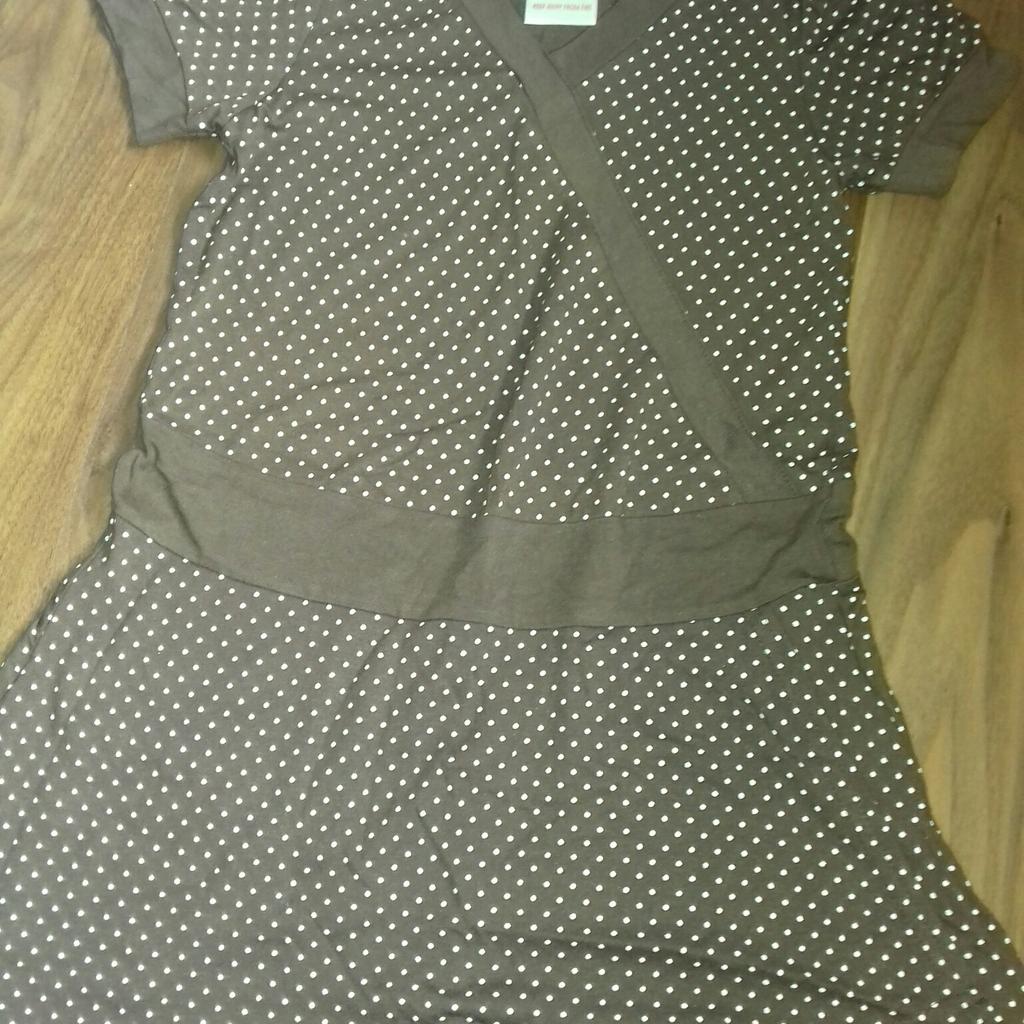 Girls brown polkadot top age 4-5yrs £1. collect only.