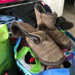 Car Boot Bundle
100+ Clothing Items
70+ DVD’s
1X DVB HDD DVD/Blueray freeview set
Numerous items of footwear including Ugg Boots
50+ Books (like new)
Board Games
Children’s Games (All Complete)
Hair crimpers
Makeup Set
Plus other miscellaneous items.

Collection only please.
