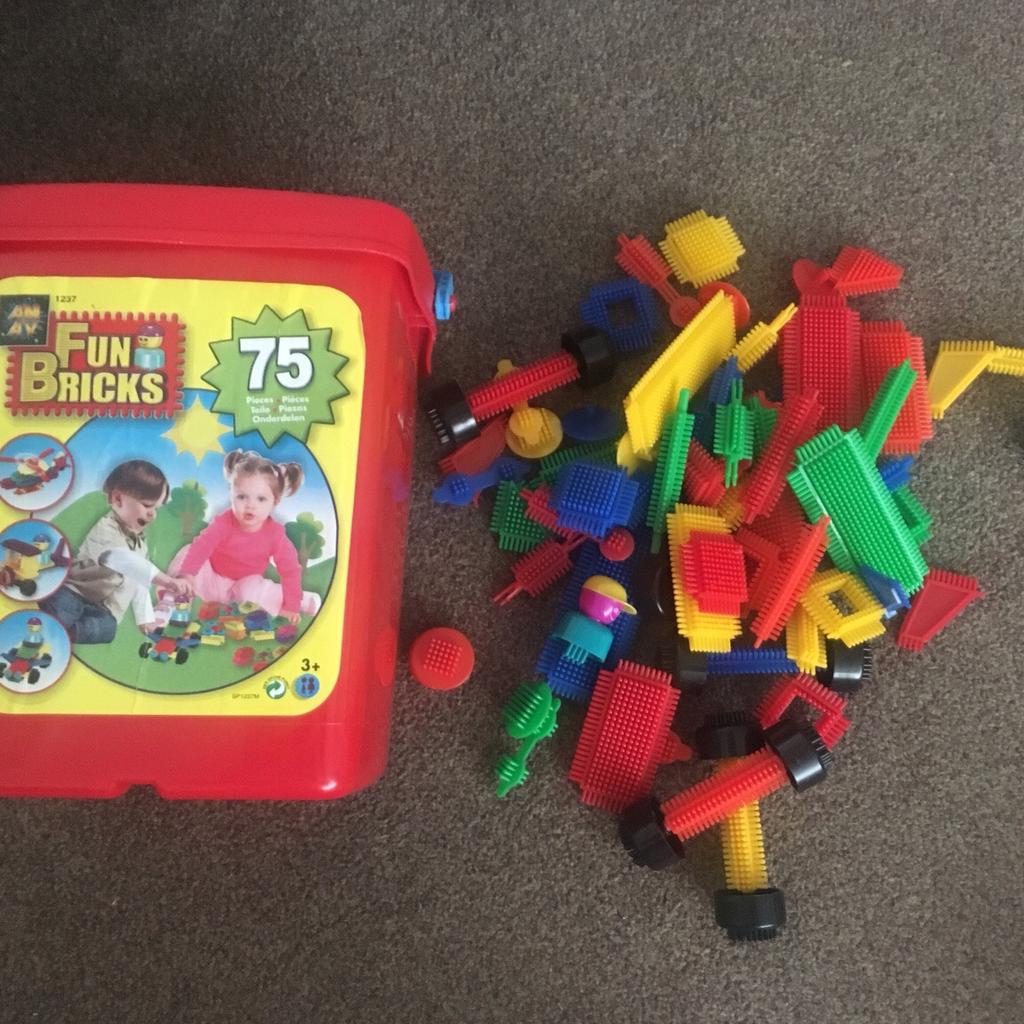 box of fun bricks (like stickle bricks) in WS9 Walsall für 5,00 £ zum ...