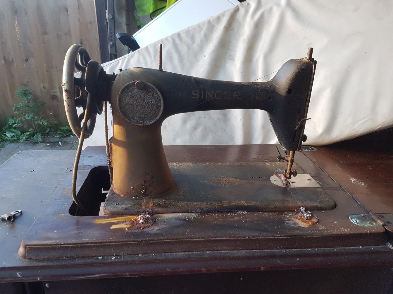 Singer sewing machine... in OL13 Rossendale für 15,00 £ zum Verkauf