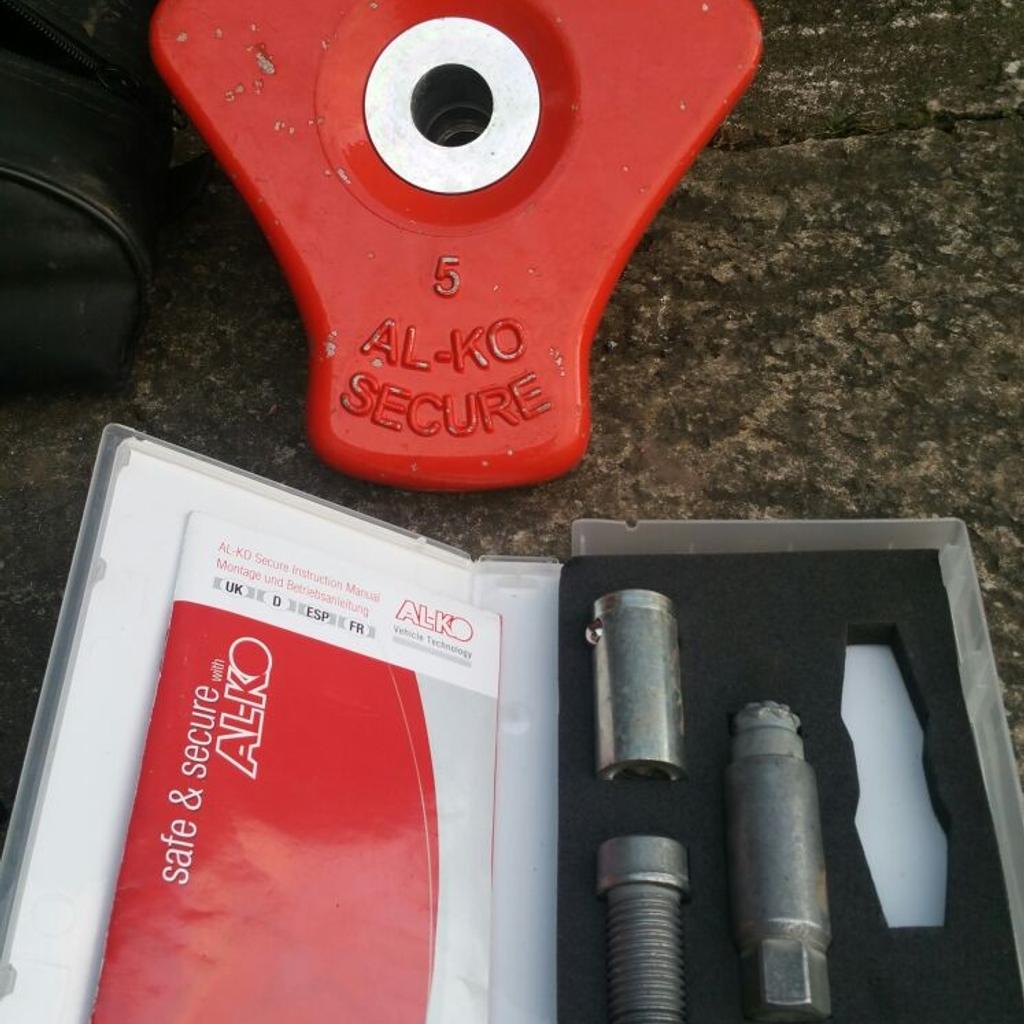 X2 Alko caravan security wheel lock 5 in BS30 Cadbury Heath für £ 55,00 zum Verkauf Shpock AT