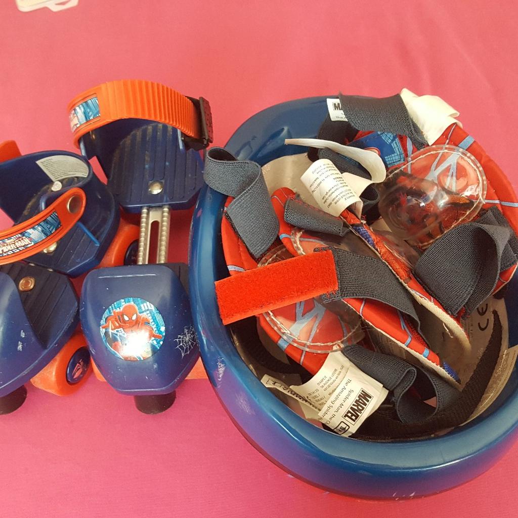 Spiderman skates with helmet and pads in B64 Sandwell für 8,00 £ zum