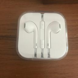 Brand new Apple EarPods with mic and remote