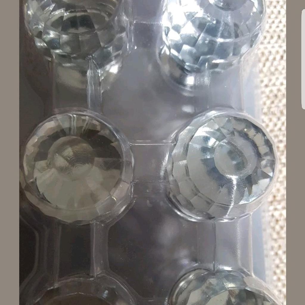TRADITIONAL KNOB FACETED GLASS / POLISHED CHROME 30MM 6 PACK 3 packs available