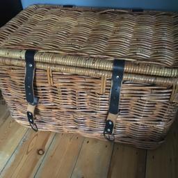 Large wicker basket in excellent condition. All leather straps and hinges in tact with minimal wear. 
Good storage for toys or bedding etc. 
Length 60cm
Height 37cm
Width 37cm
