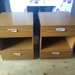 Pair of vintage retro schreiber bedside cabinets
Both in very good condition
One has a sun faded handle
Collection Rochester