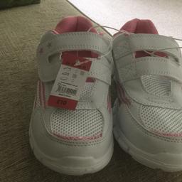 Child’s trainers new still with label size uk 13
No offers