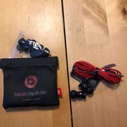 Verkaufe neue originale Ur Beats Monster In Ear in Rot schwarz von Dr Dre.
Mit Tasche und Austausch Aufsätze !

Neupreis lag bei 60€

Artikel ist 2x erhältlich :)