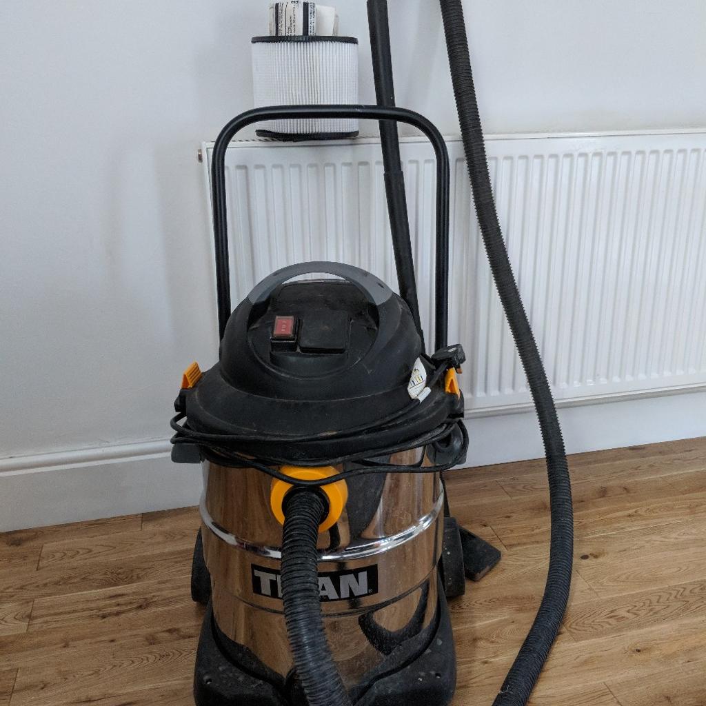 Titan Wet and Dry Vacuum 1400W 40L in DY6 Dudley for £50.00 for sale