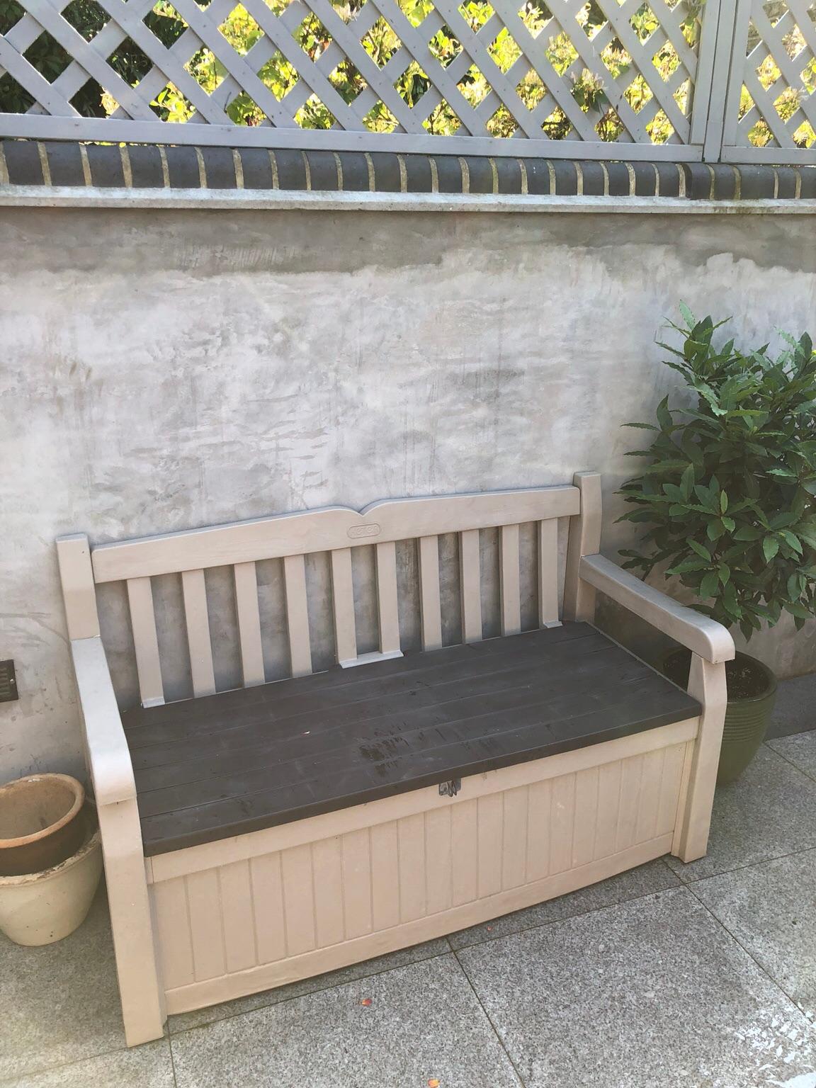 KETER GARDEN STORAGE BENCH In SE17 London Für 45,00 £ Zum Verkauf ...