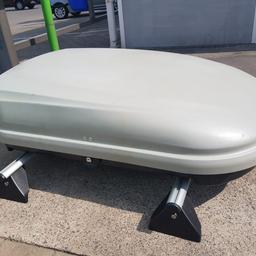 Dachbox mit Träger 
Träger Orginal passend für Opel signum und Vectra  Dachbox abschließbar 320 liter volumen 
Max. 50kg
VHB 150 Euro