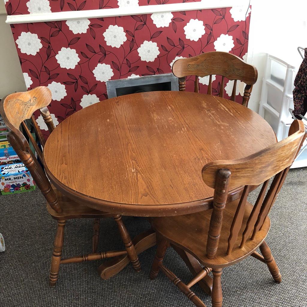 Table and 3 chairs. in NG19 Nottinghamshire für gratis zum Verkauf