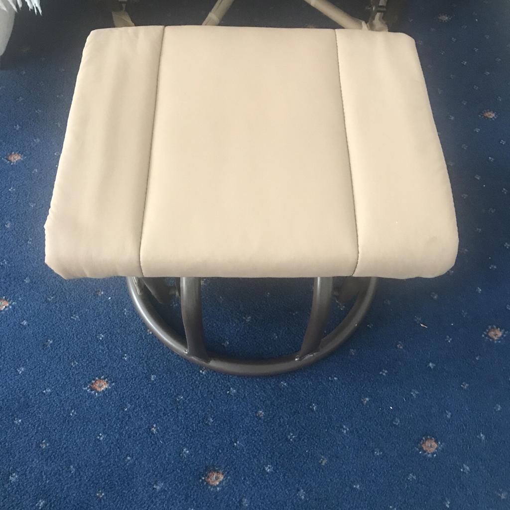 Swivel Reclining Chair in SE13 London Borough of Lewisham für £ 100,00