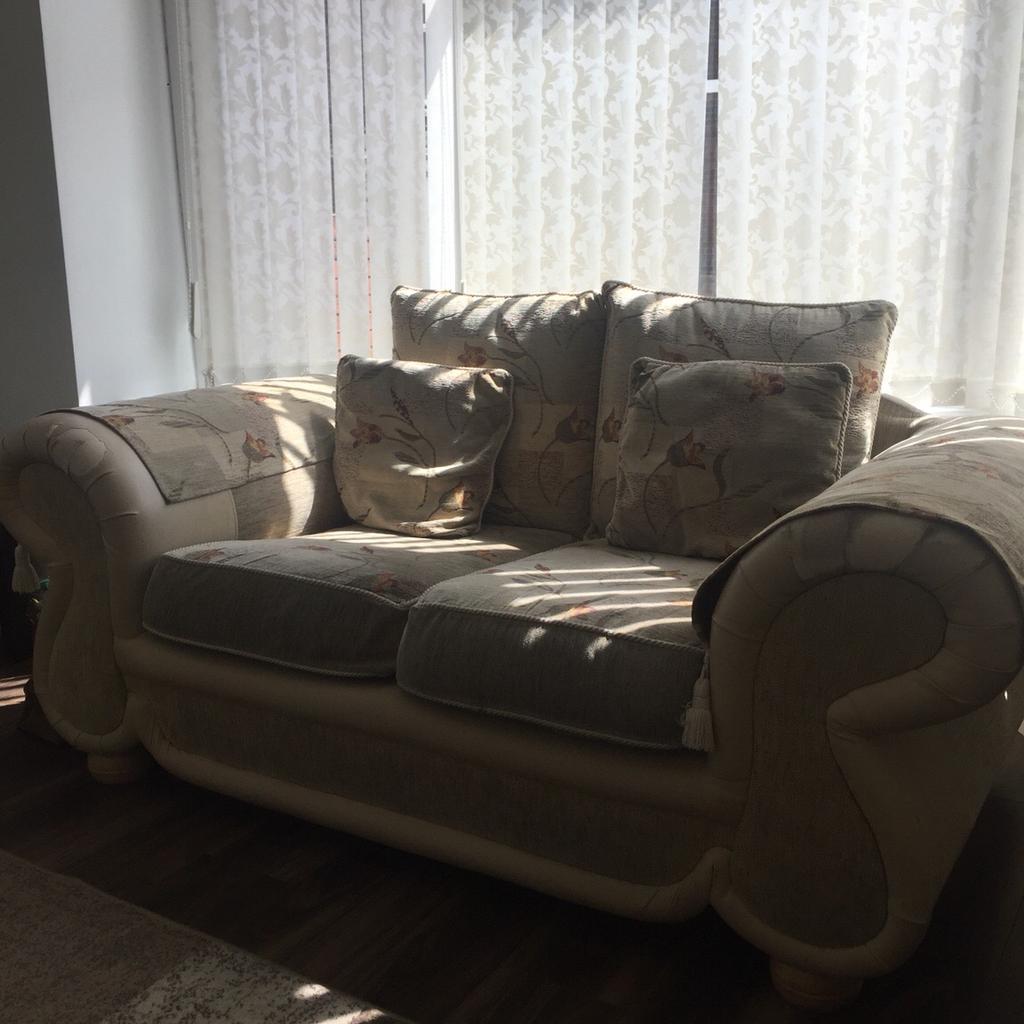 3 seater and 2 seater sofa in S65 Rotherham für £ 30,00 zum Verkauf