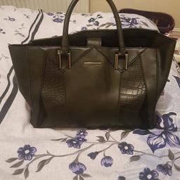 Ladies hand bag good condition. Open to offers.