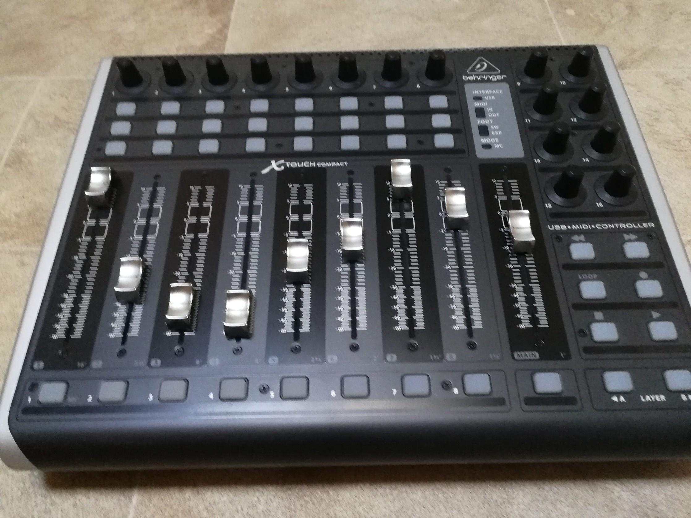 X-Touch Compact USB control surface in Forest of Dean für 200,00 £ zum ...