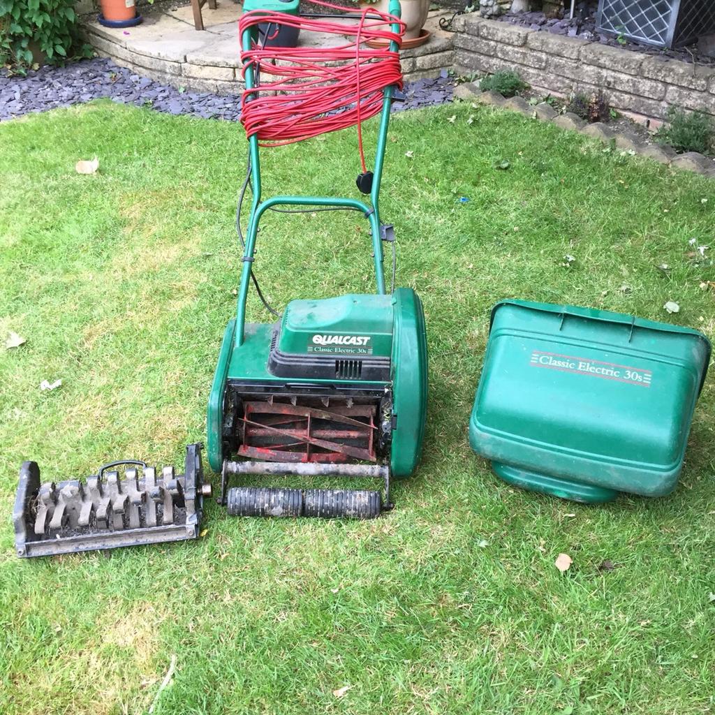 Qualcast classic deals electric 30 scarifier