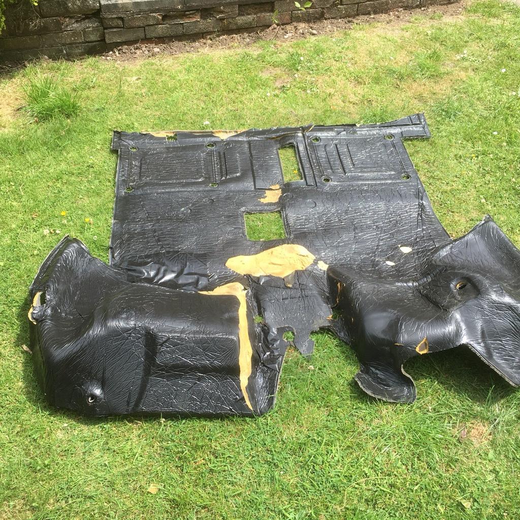 Volkswagen T4 Caravelle Cab carpet in WS9 Walsall for £30.00 for sale