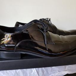 WORN ONCE! Last summer to a wedding.

DUNE LONDON

100% Leather upper and lining.

RRP£105

Near perfect condition. Slight creasing on toe line.

With a slight clean. Will be good as new.