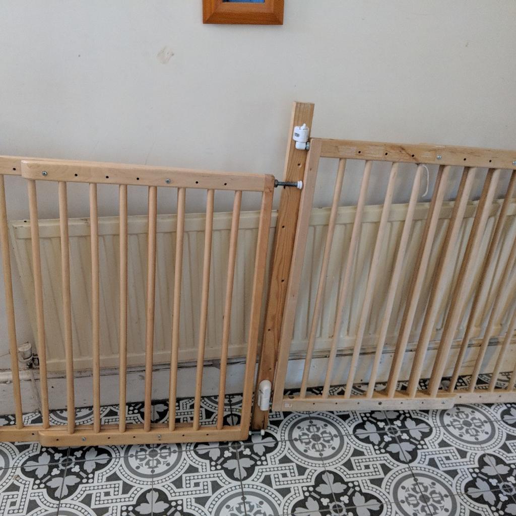 2 x Extendable Mothercare baby gates in SN14 Chippenham für 5,00 £ zum