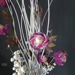 Vendo vaso trasparente completo di fiori come foto