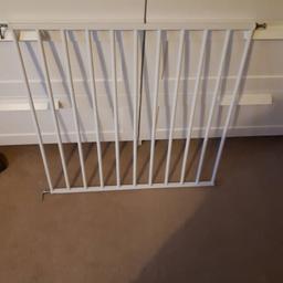 Fix to the wall safety gate good condition comes with all fittings