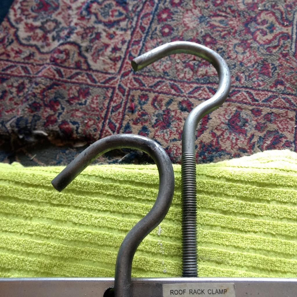 ROOF RACK CLAMPS in Wigan für £ 10,00 zum Verkauf | Shpock AT