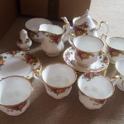 Honeybourne collection
Make me an offer

Teapot has a broken bit but it's clean break so could be repaired. Hense price