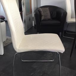 4 weiße Milano Stühle zu verkaufen sehr guter Zustand