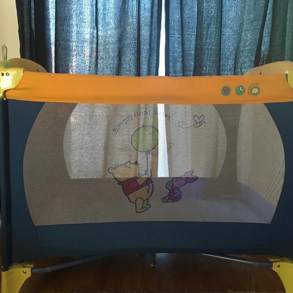 Winnie the Pooh travel cot in Hadley and Leegomery für 15,00 £ zum