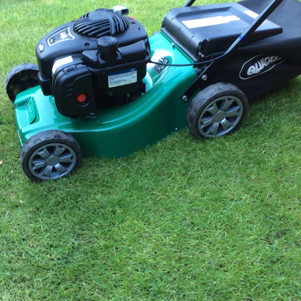 Qualcast 450e deals petrol lawnmower