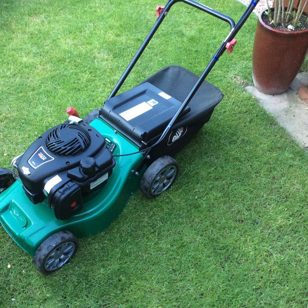 Qualcast 450e deals petrol lawnmower