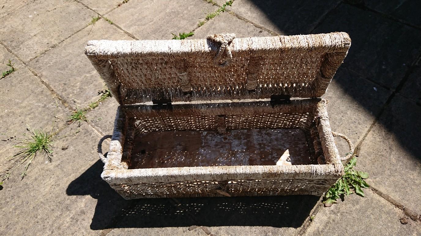Large wicker backer storage ottoman casket in B31 Birmingham for £2.00