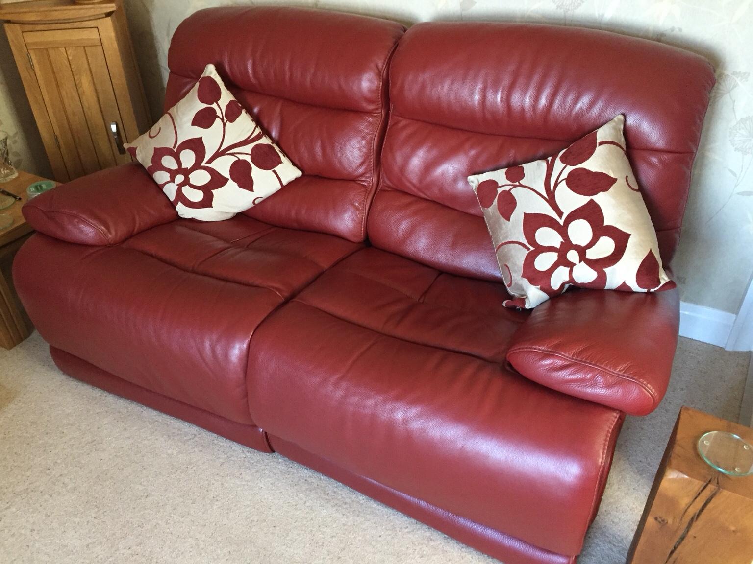 Violino Red leather recliner suite in S44 North East Derbyshire for £100.00 for sale Shpock