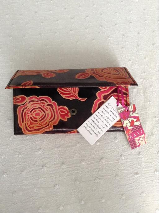 Buy & Sell Cambridge Heath East London - Photos for New leather 'East' purse.