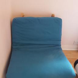 Very good condition chair bed bought from another shpock user few months ago just used once for a friends stay over. But unfortunately doesn't fit in the room anymore due to extra large size wardrobe so need to get rid of it.
From smoke and pet free home.