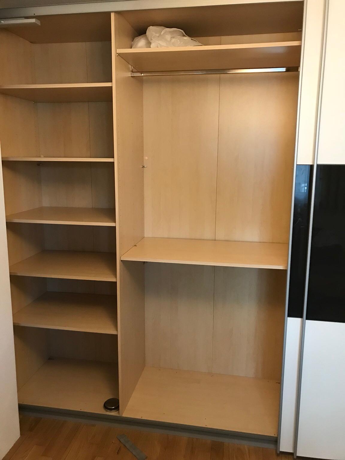 Kleiderkasten mit Schiebetüren in 6074 Rinn for €200.00 for sale | Shpock