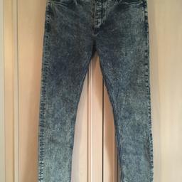 Riverisland men’s skinny jeans in great condition

Size - W34 L32

Please no offers - set price at £5

Collection thanks.