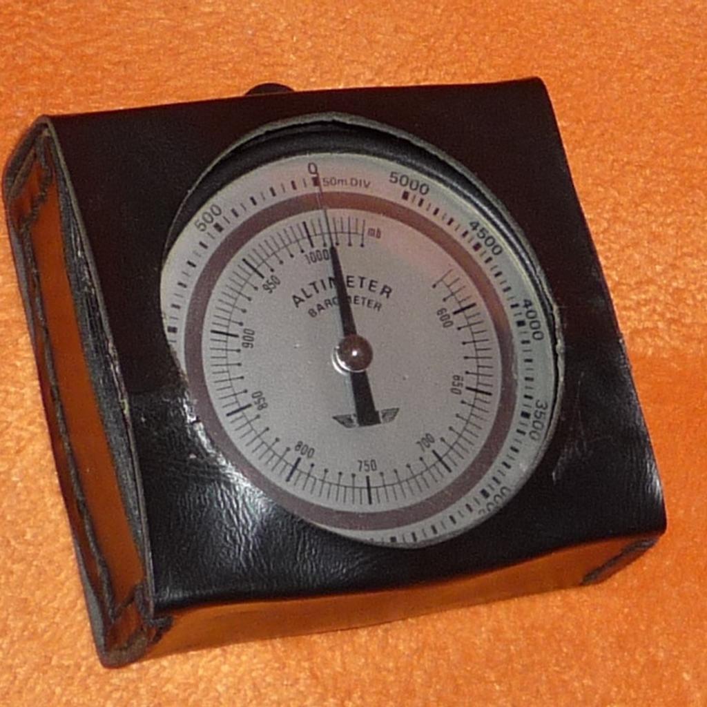 YCM Altimeter HöhenmesserBarometer Mod 7010 in 1110 KG Kaiserebersdorf