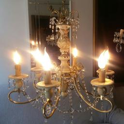 Lampadario vintage a 6 luci con cristalli swaroski. Diam 70 x 80 h +40 cm catena completo funzionante e in ottimo stato.
posso spedire al costo di 15 euro