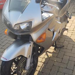 Good condition used daily nice comfortable ride brand new exhaust sounds nice also standard exhaust Tyres like new only done a couple of hundred miles Heated grips and Scottoiler
Moted til 21 February 2019
S reg 1998
Full service history
Loads of paperwork from previous owner who owned it for over 12 years